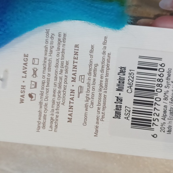 NWT Pokoloko Eye-catching Multi-Colored Check Seamless Scarf - Picture 3 of 9